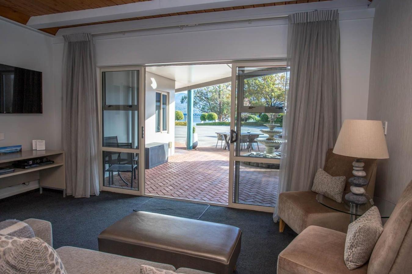 Radfords On The Lake Te Anau Extérieur photo